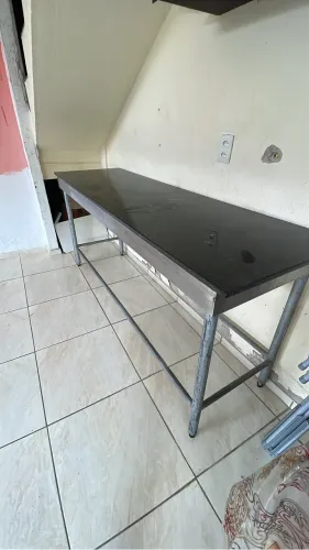 MESA DE MANIPULAÇÃO MÁRMORE