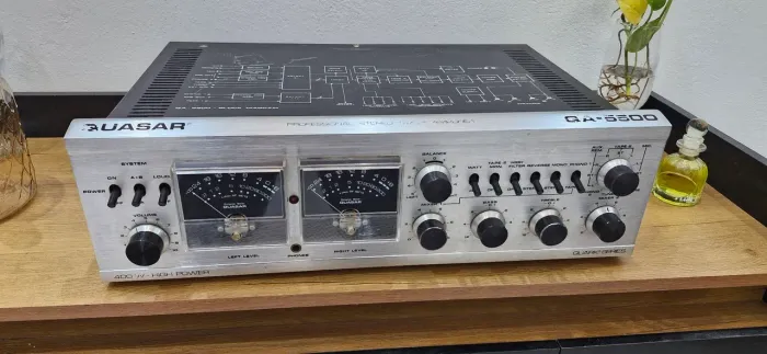 Amplificador Stereo e Mixer Quasar Qa-5500 3°Geração de 400wrms