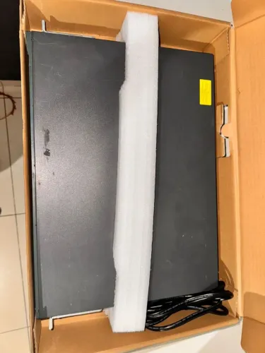 Switch Cisco 24 Portas com PoE + 2 Uplinks Gigabit - WS-C2960-24LT-L