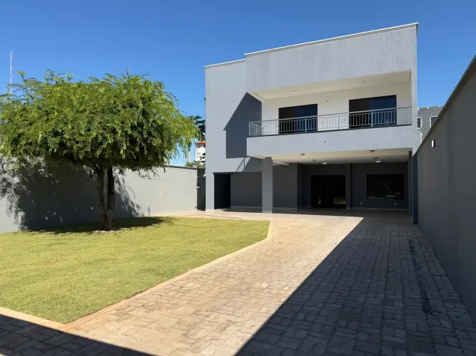 Sobrado com 4 Quartos na 206 Sul em Palmas