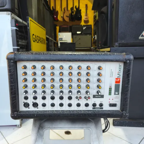 Mesa de som amplificada (cabeçote amplificador)