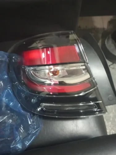 Lanterna Traseira Esquerda Original Renault Sandero/Stepway LED Light Design - Nova