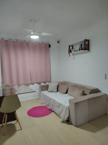 Sofá Retrátil 3 Lugares + 2 almofadas - Bege
