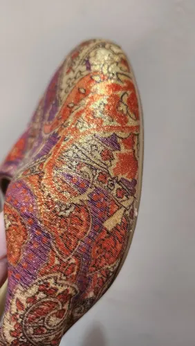 sapatilha vizzano 36 estampa paisley dourada vermelha e rosa