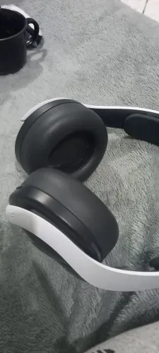 Headset Sem Fio Sony Pulse 3D PS5 / PC - Praticamente Novo (Com Adaptador USB)