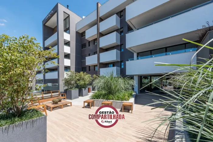 Cobertura semimobiliada no ID Residences com 3 suítes e 3 vagas de garagem.