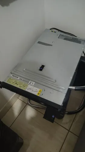 Servidor IBM X3550 M4 (com defeito) usado