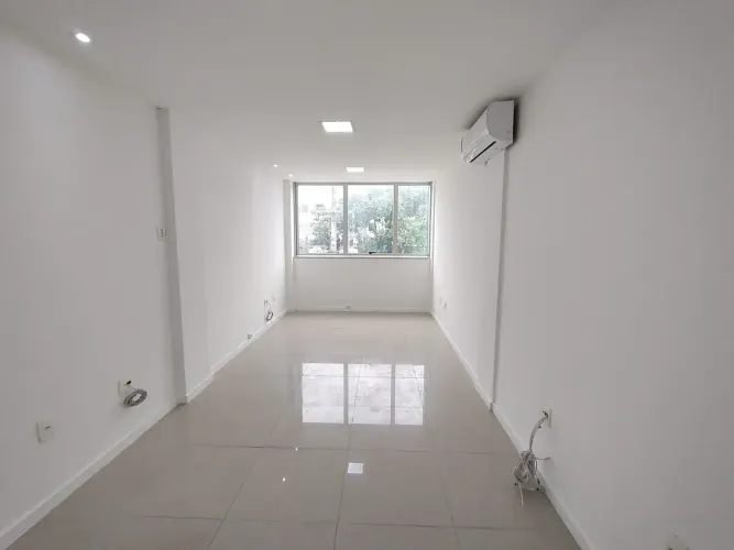 ALUGO SALA 31 MTS RECREIO DOS BANDEIRANTES AO LADO DO MERCADO ZONA SUL ESQUINA COM GLÁUCIO