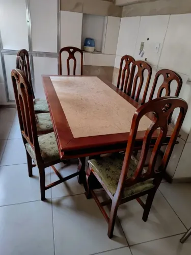 Vendo mesa de pedra de 8 lugares