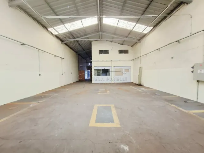 Galpão de 282m² com mezanino para locação - Vila Elisa
