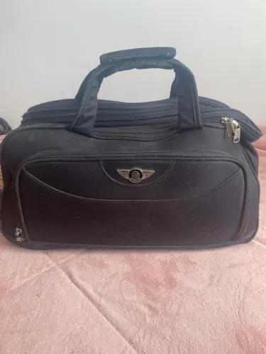 Mala rodinha estruturada preta 