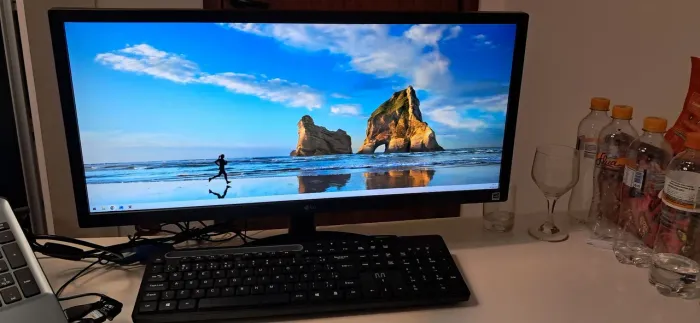 Monitor UltraWide LG 26" em excelente estado! Acompanha teclado!