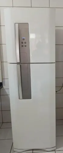 Geladeira Eletrolux DF44 Automático