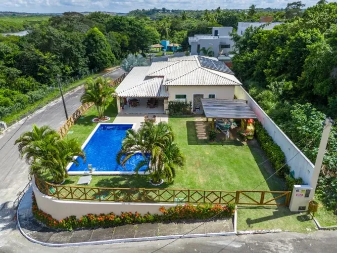 CASA DE TEMPORADA EM BARRA DO JACUÍPE - PISCINA PRIVATIVA E CONDOMÍNIO FECHADO