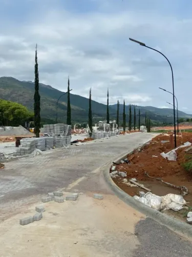Terreno em condomínio à venda em Atibaia-SP no Ecoville Residence Atibaia, 360m² de área.