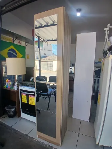 Multiuso 1 porta com espelho, seminovo. 