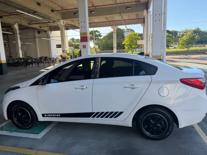 Hyundai HB20S C.plus/c.style1.0 Flex 12V Mec. 4P 2014