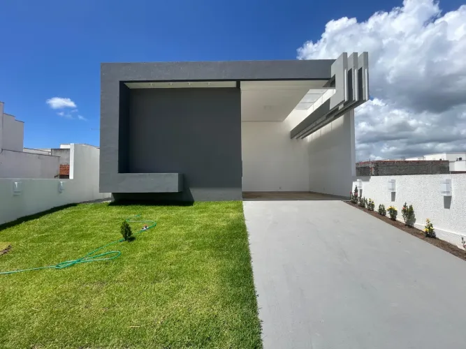 OPORTUNIDADE, CASA A VENDA EM CONDOMÍNIO PORTO MONTE 