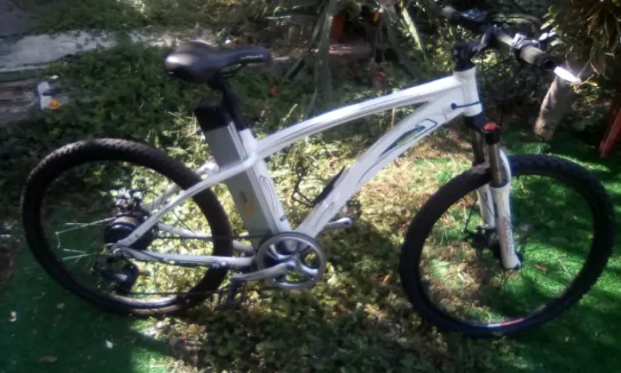 Bicicleta Eletrica Sportage2 350w 36v Perfeita , esta sem bateria .