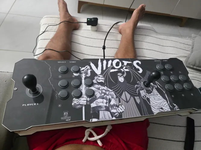 Vendo bancada de gamer retro tá novo aceito cartão de crédito 