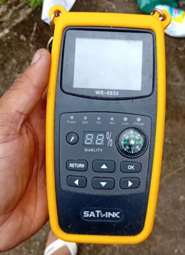 Vende-se um localizador de satélite portátil Satlink WS-6933