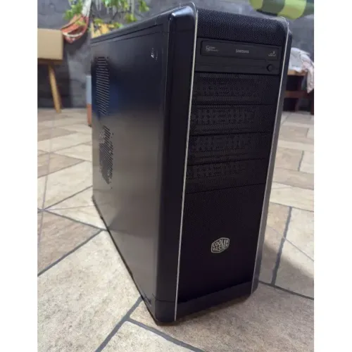 Gabinete Cooler Master CM 690 ATX ? chapa de aço, com 2 ventoinhas akasa apache 120mm