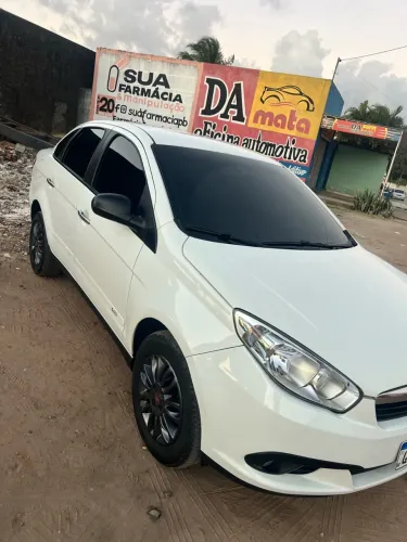Fiat Grand Siena Essence 1.6 Flex 16V 2016