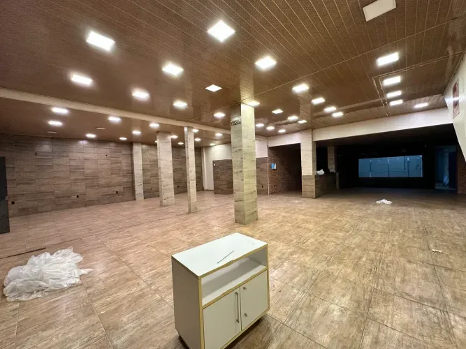Imóvel comercial, avenida Silves