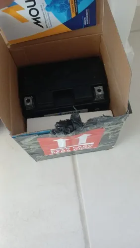 BATERIA MOURA DA MOTO 750 DA HONDA !!