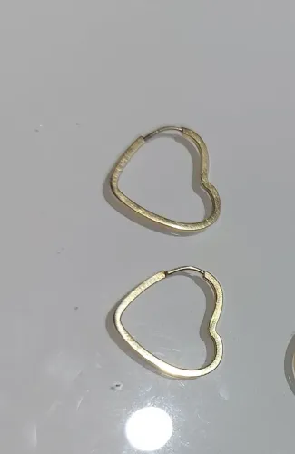 Brinco de ouro 18k coração p grossa