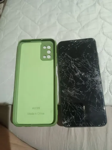 Celular Samsung tela quebrada