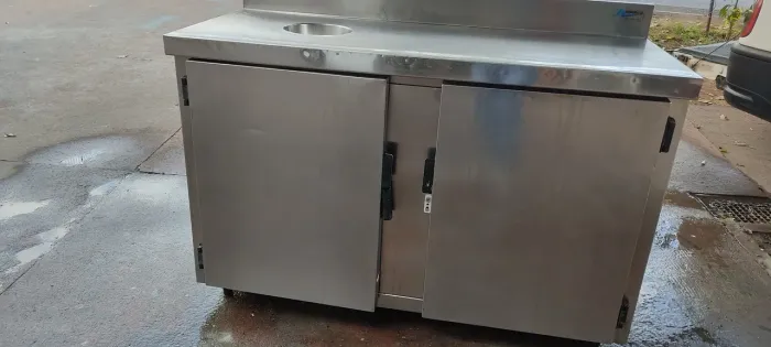Balcão inox seco com lixeira (seco )    Atenção leia anúncio 