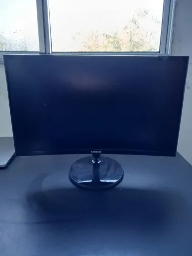 Monitor Curvo 24" Full HD Freesync C24f390fh Samsung