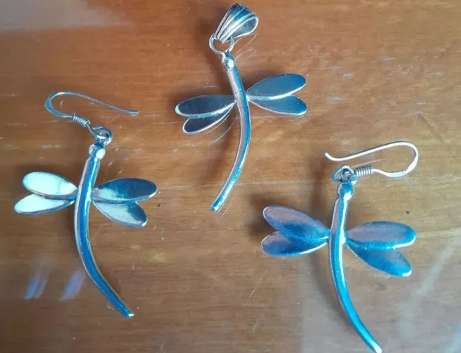 Conjunto Libélula prata 925 pingente e brincos novo