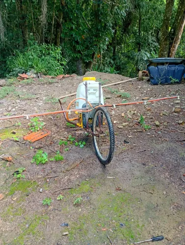 Motor de pulverizar com varão para dois cabreiros ...Não aceito pagamento pela plataforma