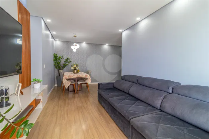 Apartamento à venda com 3 quartos, sendo 1 suíte, no condomínio Praça Marajoara, São Paulo