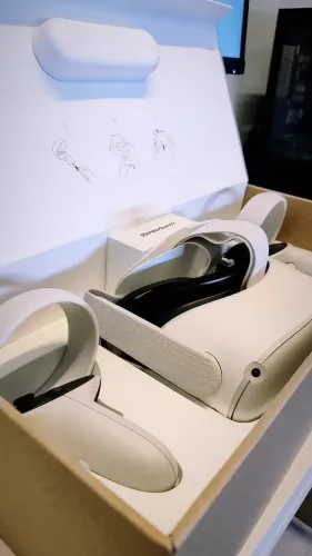 Óculos VR Meta Quest 2 128GB - Seminovo
