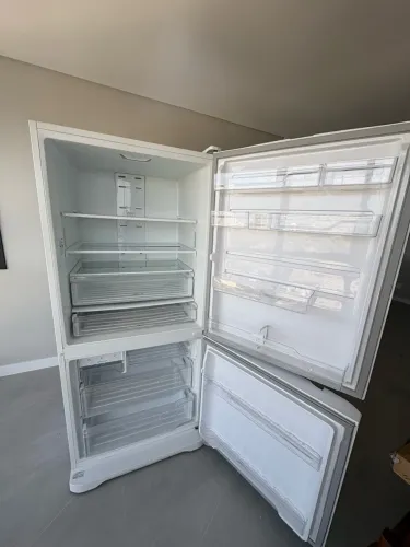 Electrolux DB84 598L Frost Free 110/127V + Transformador 3000VA NOVO