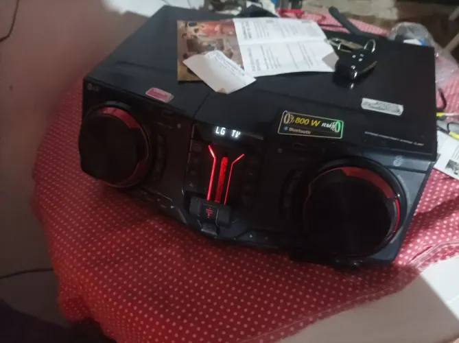 Estou vendendo um som LG cj87 Bluetooth CD auxiliar rádio AM FM completo