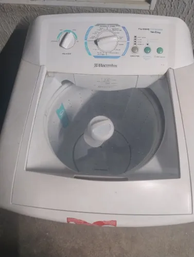 Máquina de lavar roupa Eletrolux