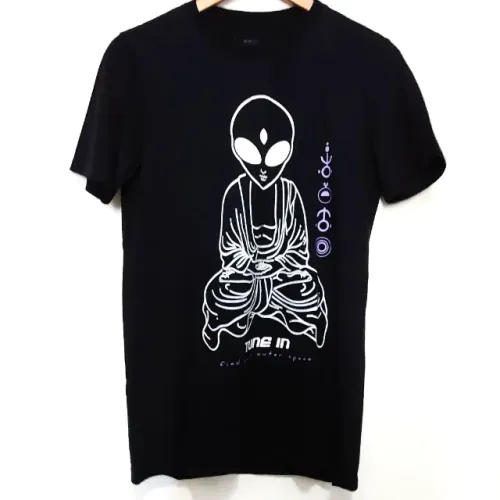 Camiseta Preta Estampada Alien / ET Meditando