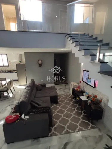 Casa de Luxo em Condomínio Reserva Ipanema: 4 Quartos, 3 Suítes, 2 Salas, 4 Banheiros, 5 V