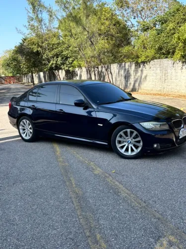 BMW 320I A 2010