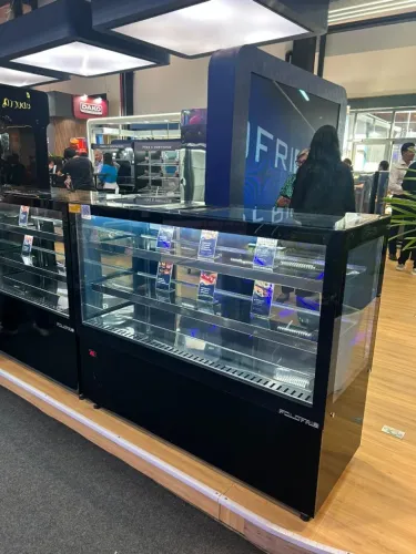 Vitrine expositora confeitaria/padaria - faça ja seu orçamento 