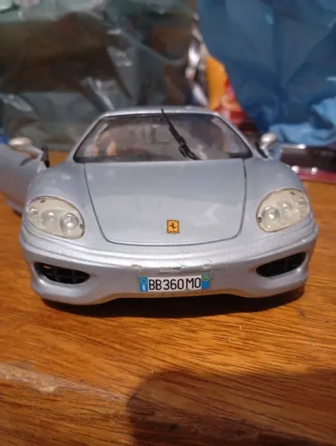 carrinho de coleção Ferrari modelo 360