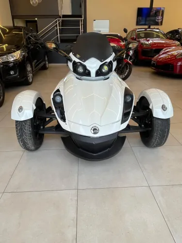 Triciclo Cam-Am Spyder Rs-S 990
