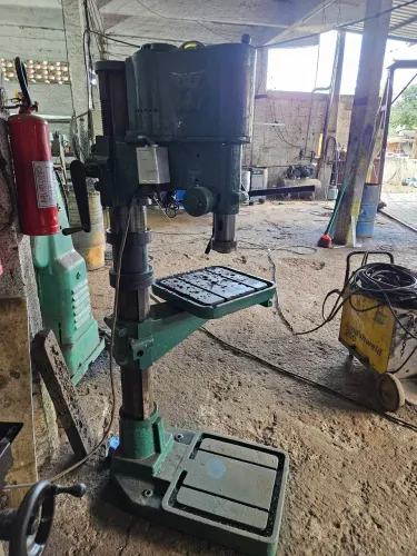 Furadeira industrial