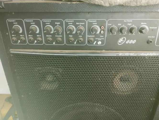 Cx de som amplificada