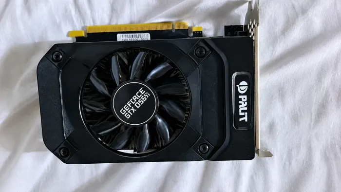 GTX 1050 TI - Defeituosa - 100 R$