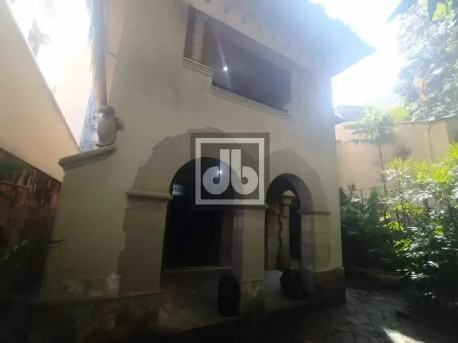 Casa - / Comercial / Laranjeiras